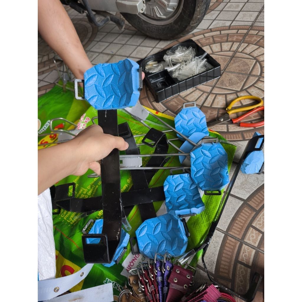 Guốc trèo cây hái lan, đi rừng tại xưởng sản xuất - Ảnh 8